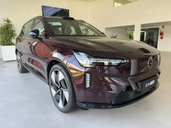 VOLVO EX90 2025
