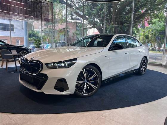 BMW i5 2024