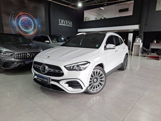 MERCEDES-BENZ GLA 200 2024