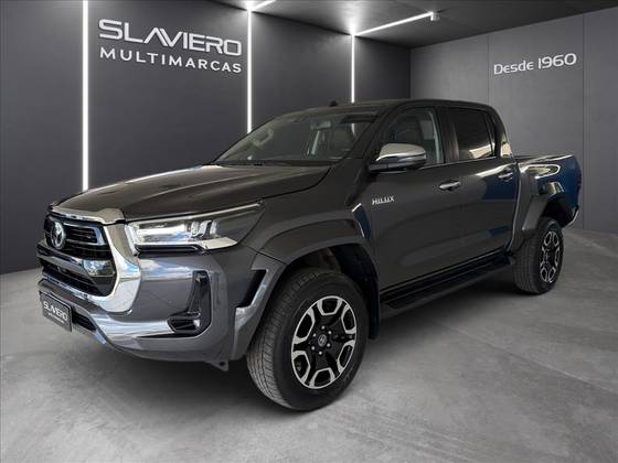 TOYOTA HILUX 2024