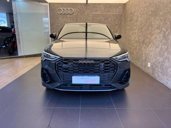 AUDI Q3 2024