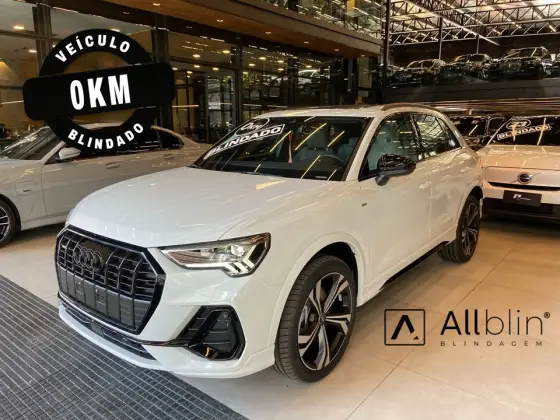 AUDI Q3 2024