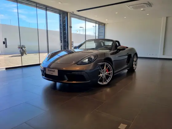 PORSCHE 718 2018