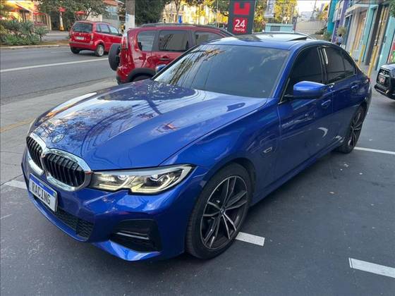 BMW 330e 2022