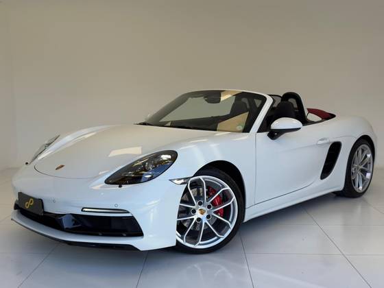 PORSCHE 718 2024