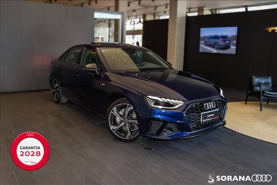 AUDI A4 2024