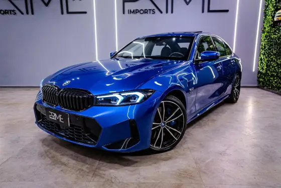 BMW 330e 2024