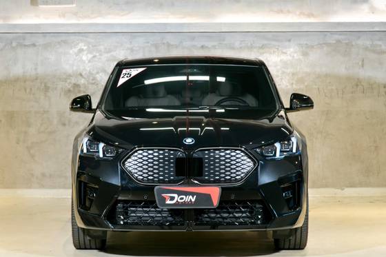 BMW iX2 2025