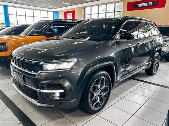 JEEP COMMANDER 2024