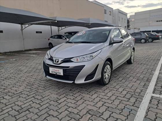 TOYOTA YARIS 2021