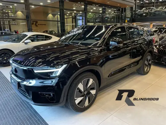 VOLVO C40 2024
