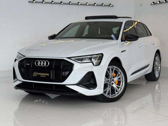 AUDI E-TRON 2022