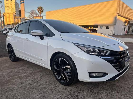 NISSAN VERSA 2024