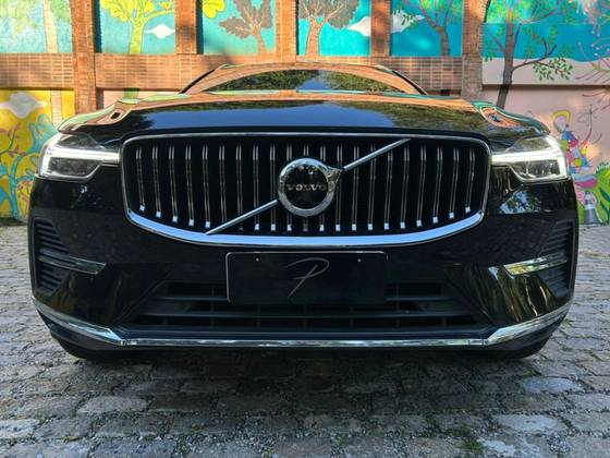 VOLVO XC60 2022
