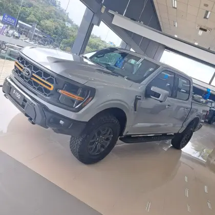 FORD F-150 2025