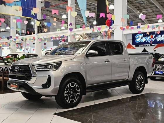 TOYOTA HILUX 2022