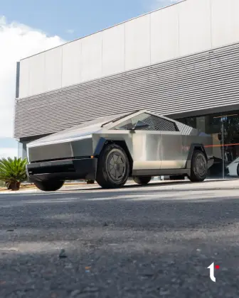 TESLA CYBERTRUCK 2024