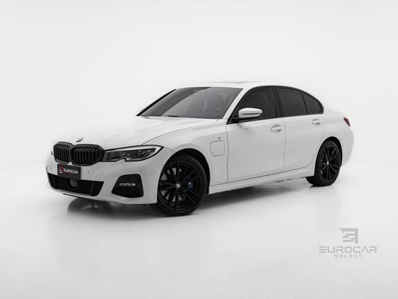 BMW 330e 2022