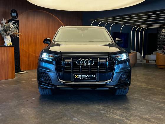 AUDI Q7 2021