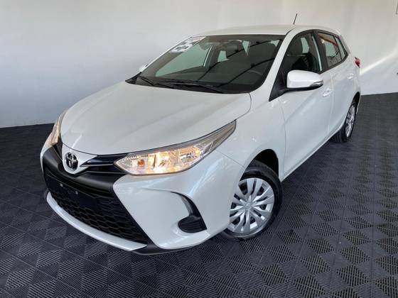 TOYOTA YARIS 2025