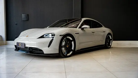PORSCHE TAYCAN 2023