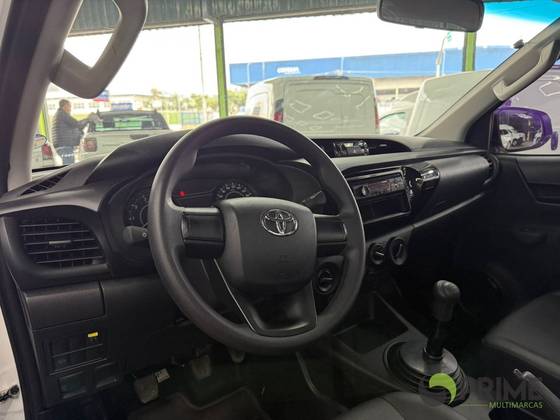 TOYOTA HILUX 2024