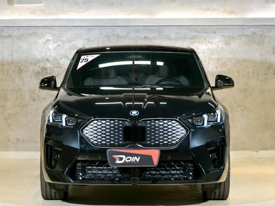 BMW iX2 2025