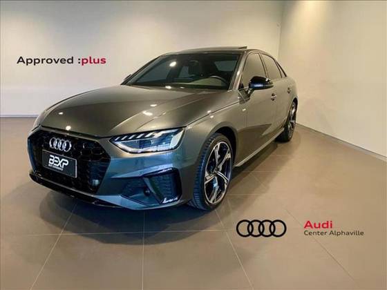 AUDI A4 2024