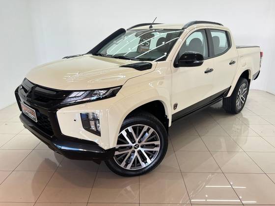 MITSUBISHI L200 TRITON 2025