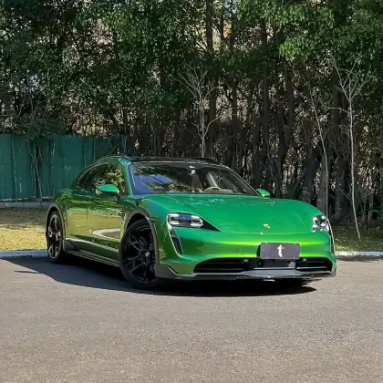 PORSCHE TAYCAN 2022