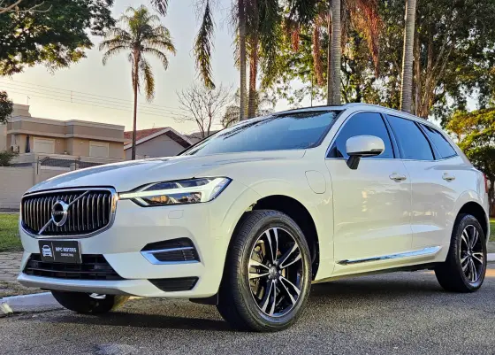 VOLVO XC60 2021