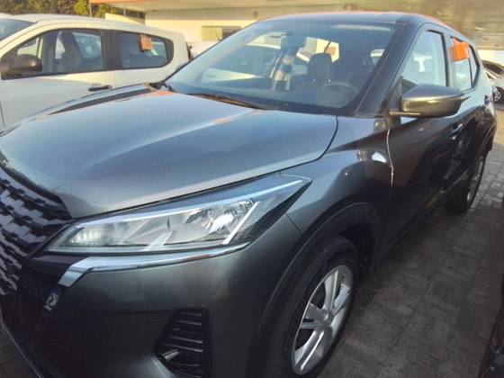 NISSAN KICKS 2024