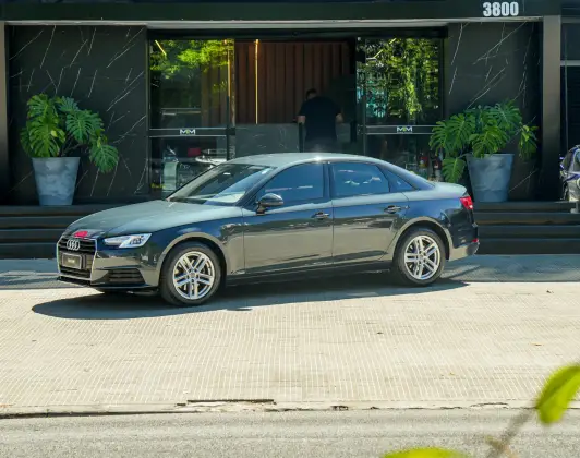AUDI A4 2019