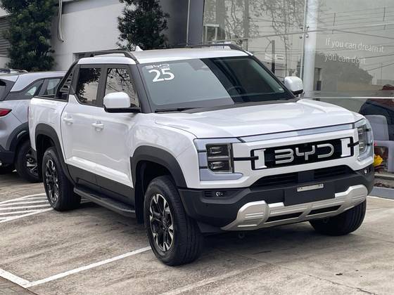 BYD SHARK 2025