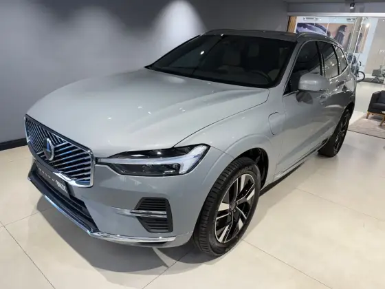 VOLVO XC60 2026