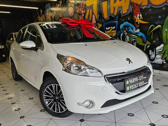 PEUGEOT 208 2016