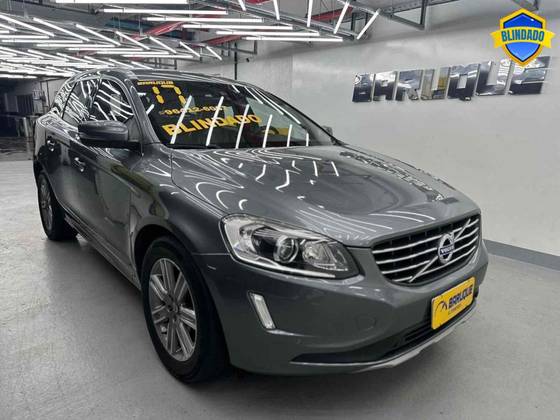 VOLVO XC60 2017