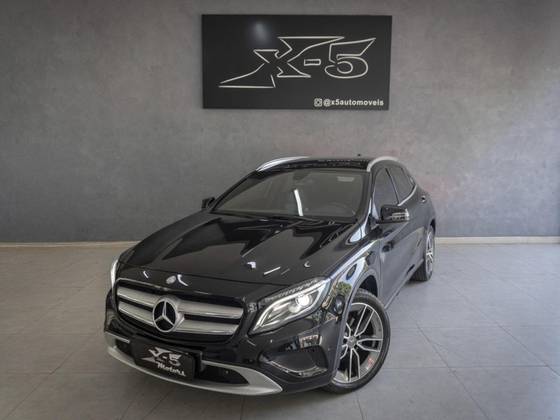 MERCEDES-BENZ GLA 200 2015
