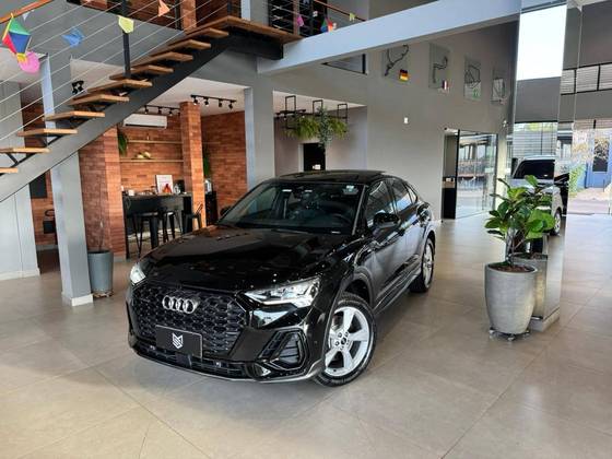 AUDI Q3 2023