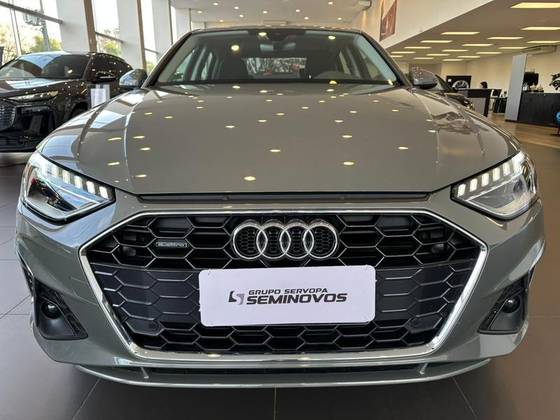 AUDI A4 2024