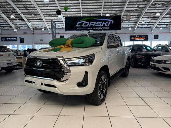 TOYOTA HILUX 2025