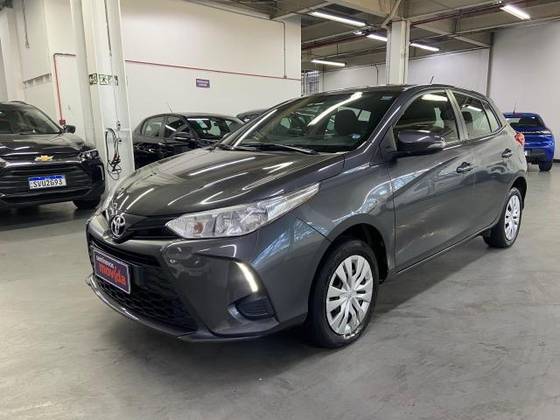 TOYOTA YARIS 2025