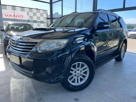 TOYOTA HILUX SW4 2014