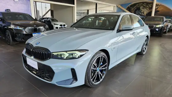 BMW 330e 2024
