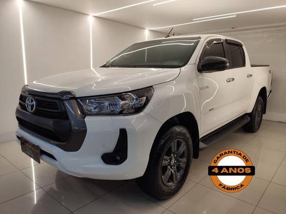 TOYOTA HILUX 2024