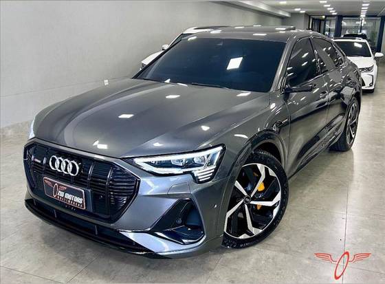 AUDI E-TRON 2022