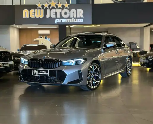 BMW 330e 2025