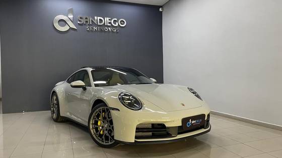 PORSCHE 911 2025