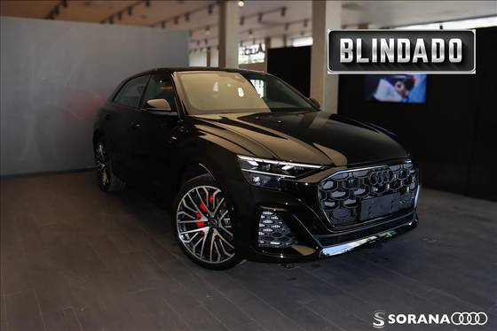 AUDI Q8 2025