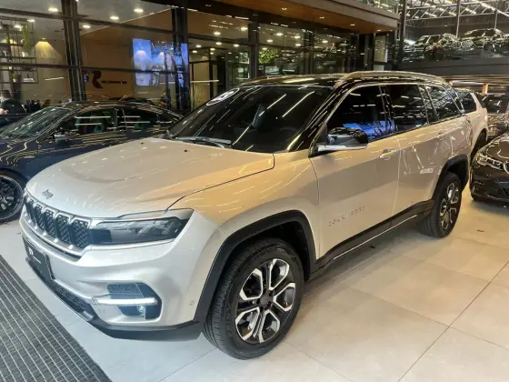 JEEP COMMANDER 2023